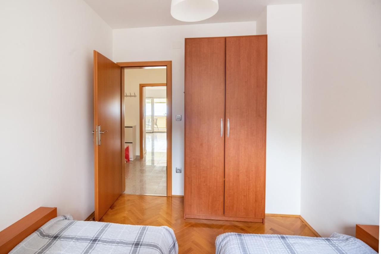 Seaview Apartment Lea Icici Ngoại thất bức ảnh