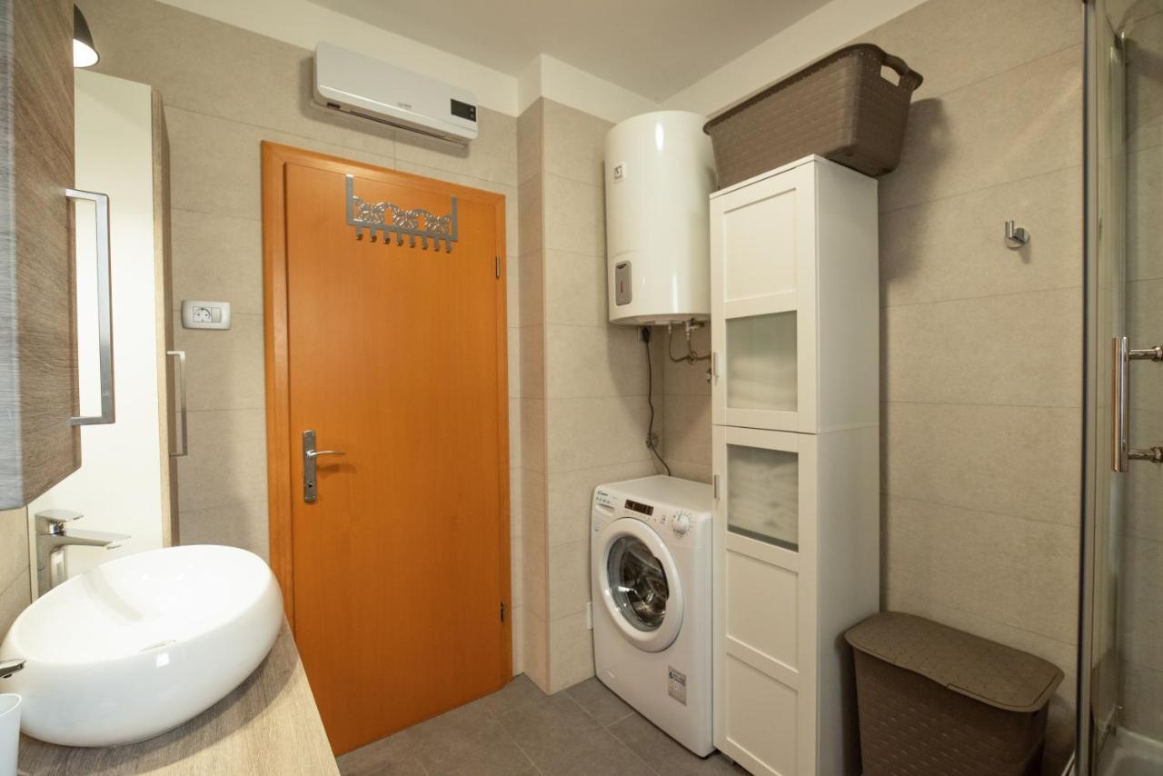 Seaview Apartment Lea Icici Ngoại thất bức ảnh