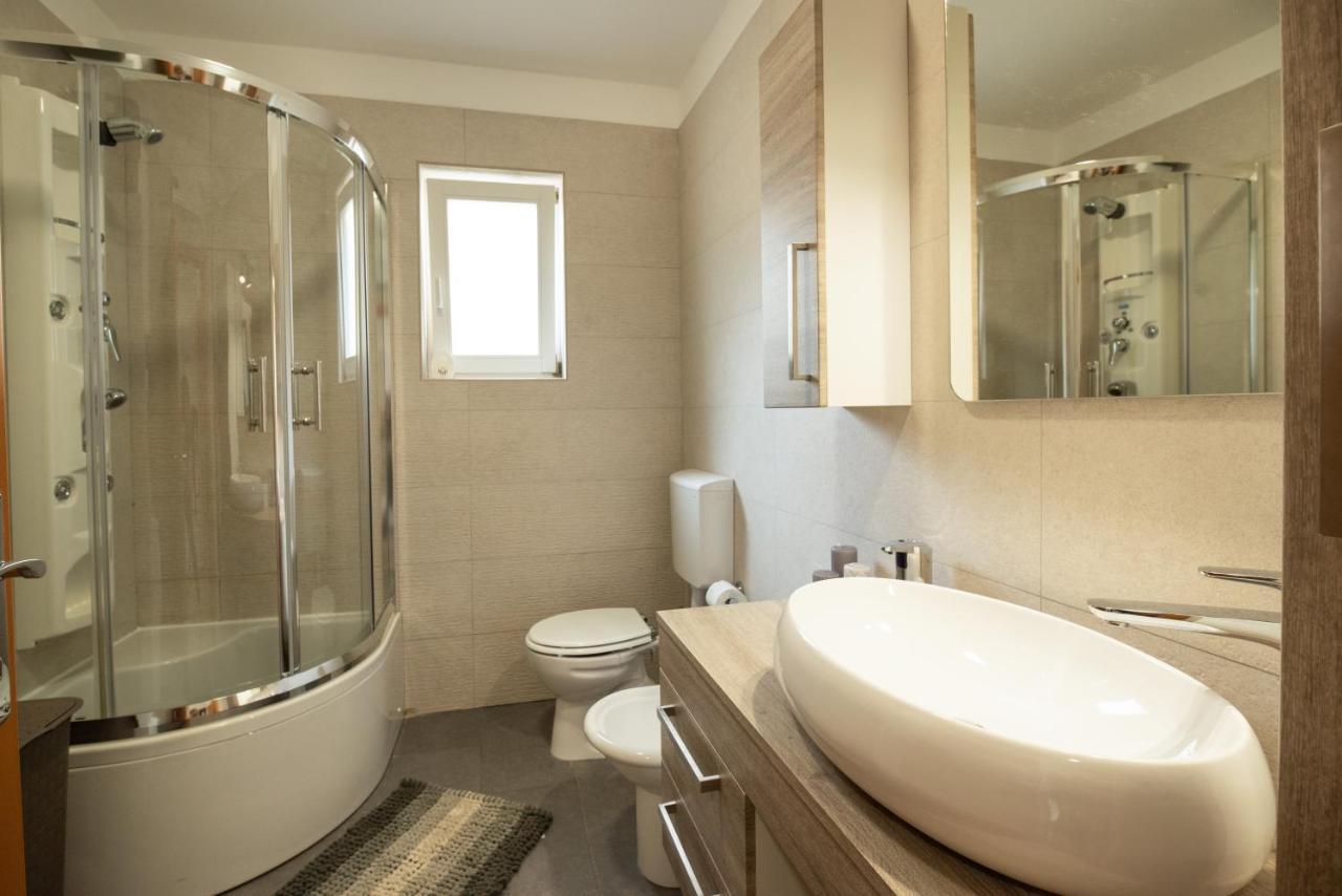 Seaview Apartment Lea Icici Ngoại thất bức ảnh